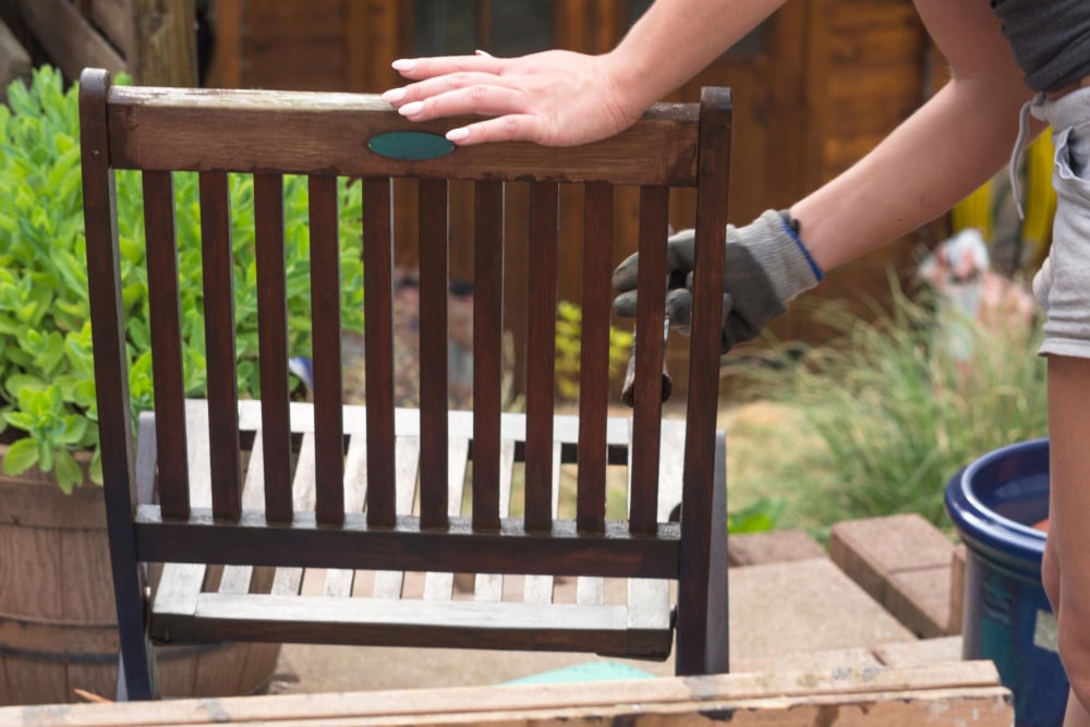 Mantenimiento de muebles de exterior: qué usar y cuándo