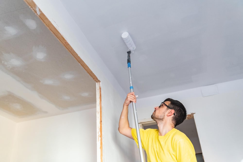 Trucos para pintar el techo de una habitación