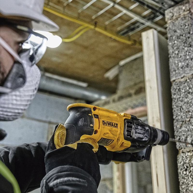 Martillo perforador con cable DEWALT D25133K-QS 800 W